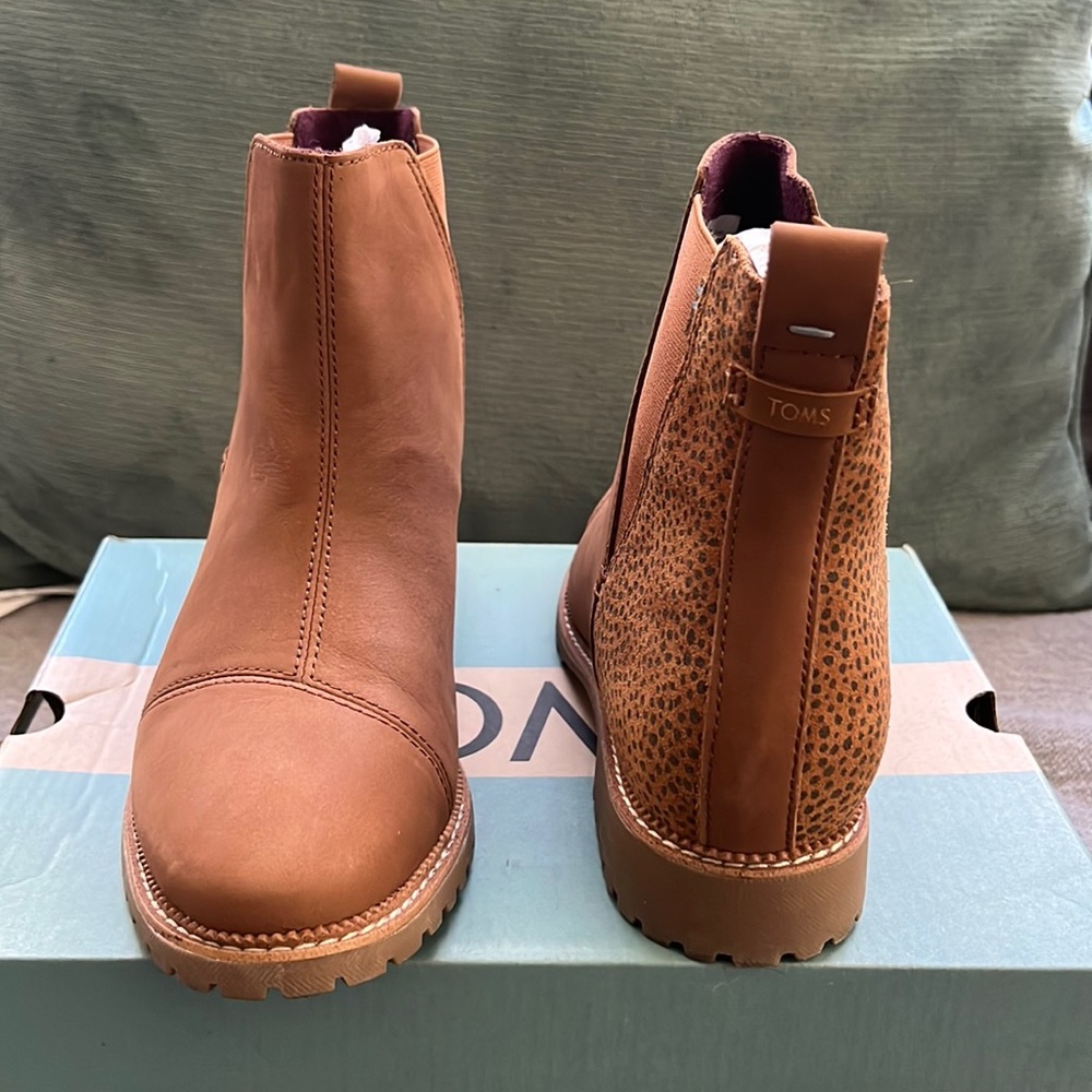 Toms Cleo booties. Water resistant